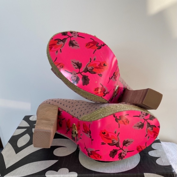 Betsey Johnson Maggi Heels - Picture 4 of 9